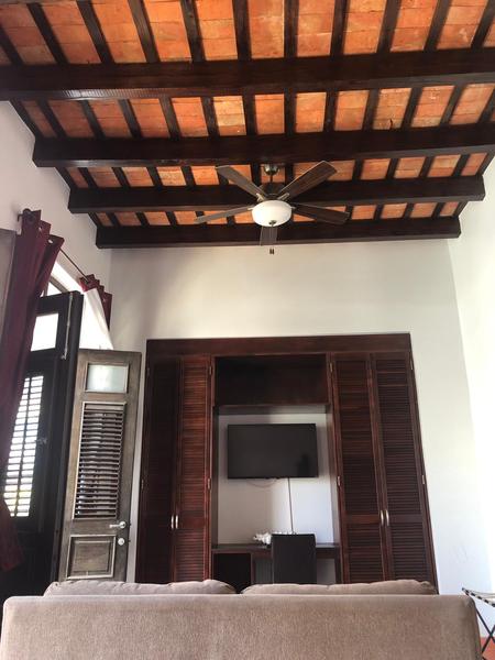 Deluxe Balcony Suite Photo 10