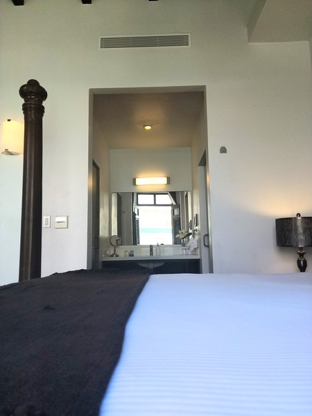 Deluxe Balcony Suite Photo 12