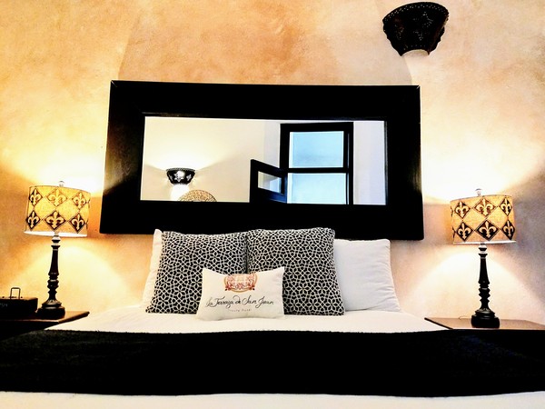 Deluxe Two Bedroom Suite Photo 9