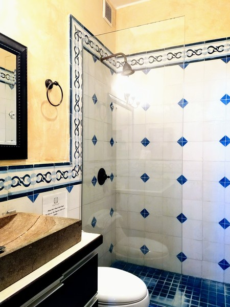 Deluxe Two Bedroom Suite Photo 17