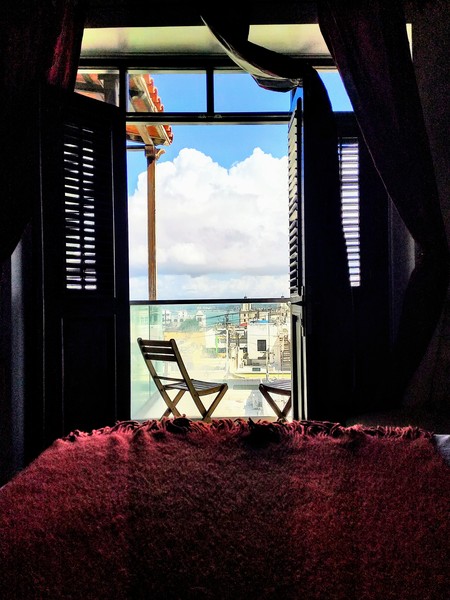 Deluxe Balcony Suite with View Photo 2